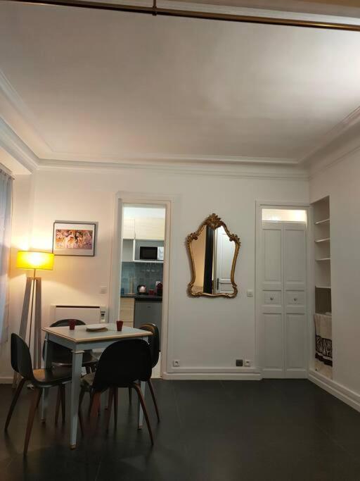 Appartement Les Abbesses パリ エクステリア 写真